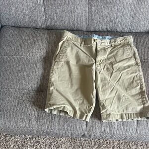 Tommy Bahama Men’s Tan Shorts
